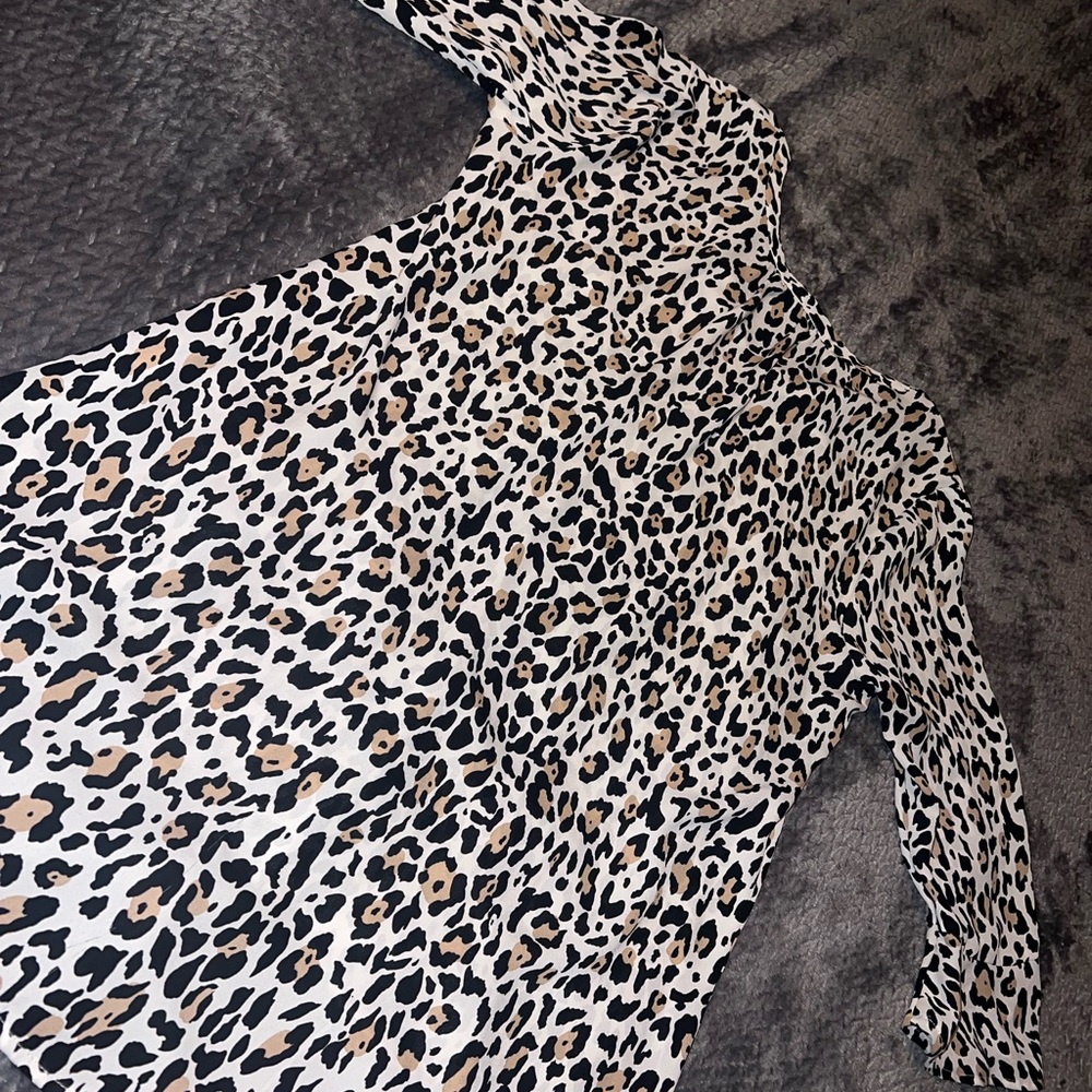 Leopard Print Women's Blouse, Maurice’s Medium - Picture 4 of 4